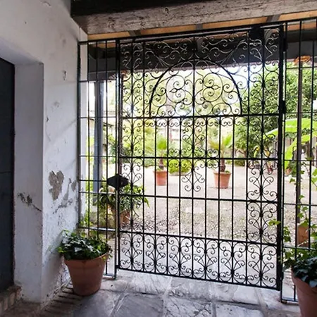 Corral Del Conde